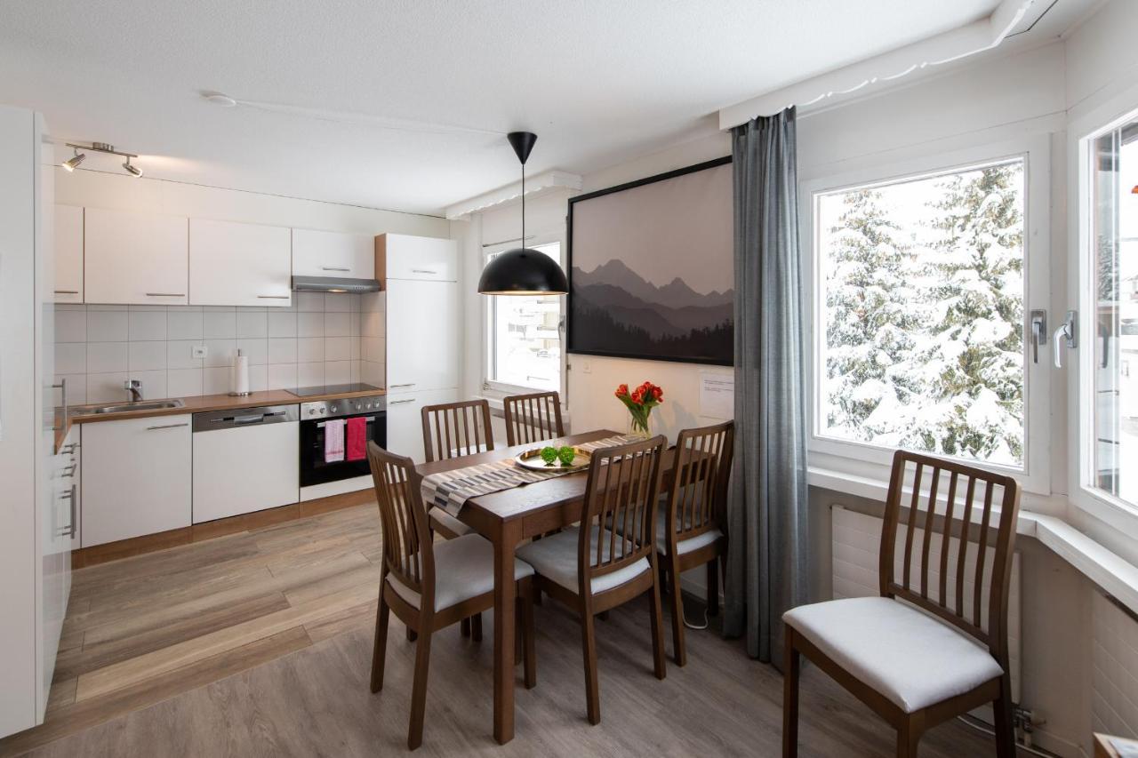 Agrimonia - Moebilierte Ferienwohnung Mit Balkon 达沃斯 外观 照片