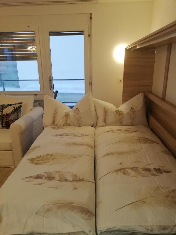 Agrimonia - Moebilierte Ferienwohnung Mit Balkon 达沃斯 外观 照片