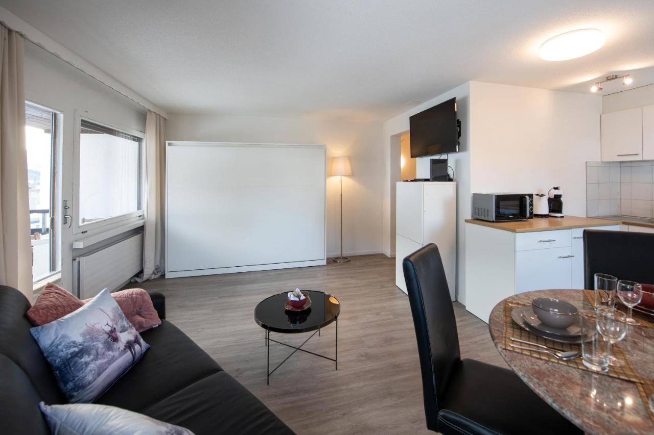Agrimonia - Moebilierte Ferienwohnung Mit Balkon 达沃斯 外观 照片