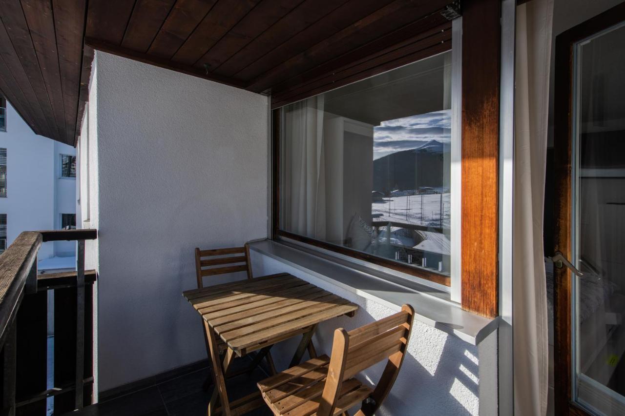 Agrimonia - Moebilierte Ferienwohnung Mit Balkon 达沃斯 外观 照片
