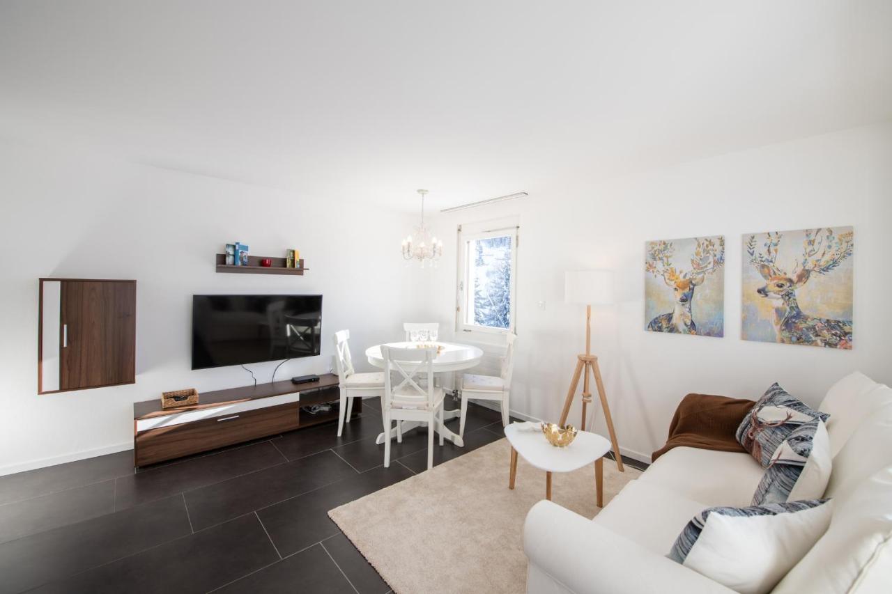 Agrimonia - Moebilierte Ferienwohnung Mit Balkon 达沃斯 外观 照片