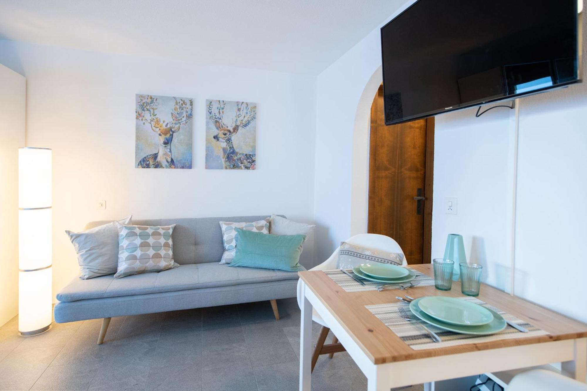 Agrimonia - Moebilierte Ferienwohnung Mit Balkon 达沃斯 客房 照片