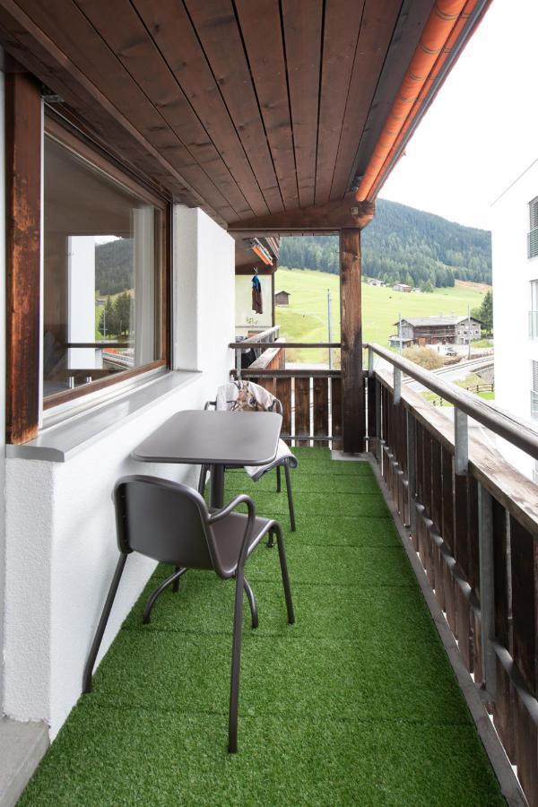 Agrimonia - Moebilierte Ferienwohnung Mit Balkon 达沃斯 外观 照片