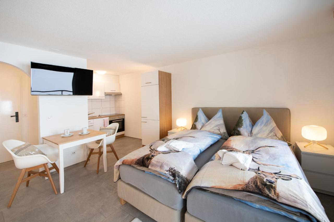 Agrimonia - Moebilierte Ferienwohnung Mit Balkon 达沃斯 外观 照片